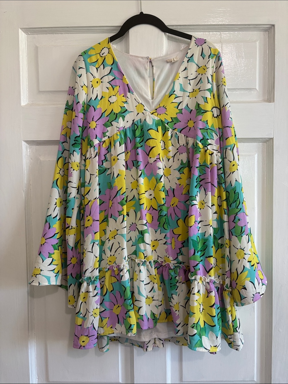 Peach Love California Floral V-Neck Midi Dress in White, Yellow & Lavender